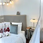 La Belle Demeure Proche Sarlat Bed & Breakfast 4*