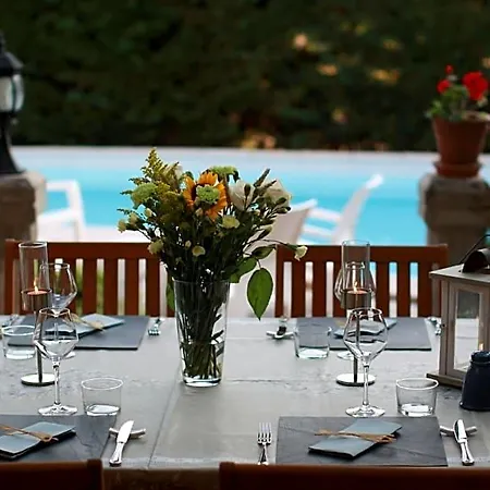 La Belle Demeure Proche Sarlat Bed & Breakfast