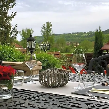 La Belle Demeure Proche Sarlat Bed & Breakfast