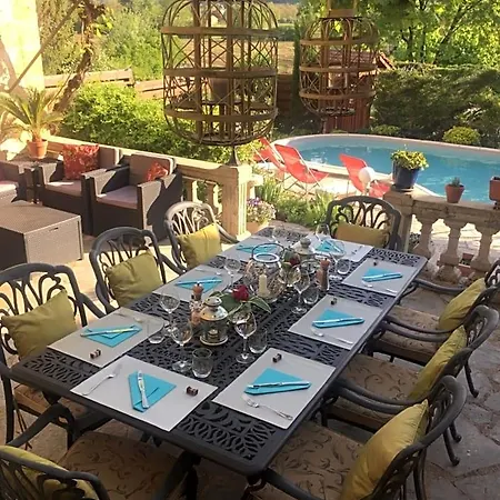 La Belle Demeure Proche Sarlat Bed & Breakfast 4*