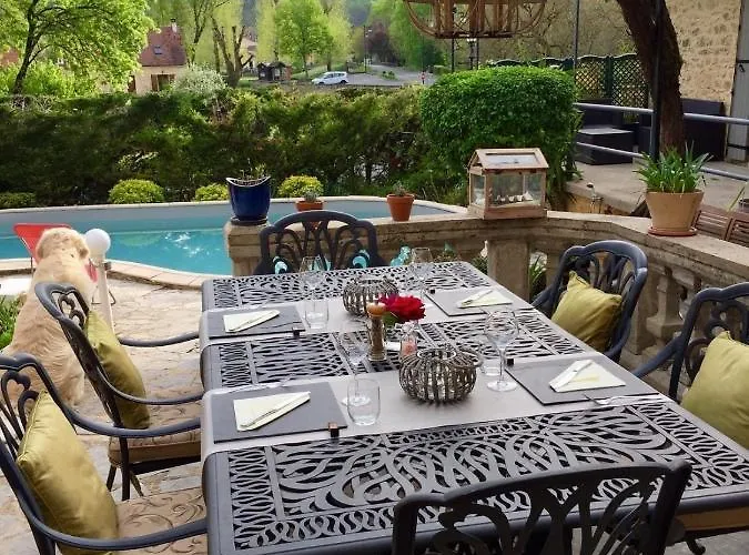 La Belle Demeure Proche Sarlat Bed and breakfast