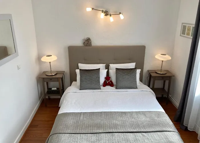 La Belle Demeure Proche Sarlat Bed and breakfast