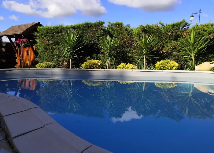 La Belle Demeure Proche Sarlat Bed & Breakfast 4*