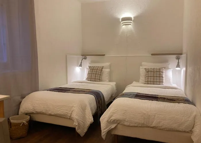 La Belle Demeure Proche Sarlat Bed & Breakfast